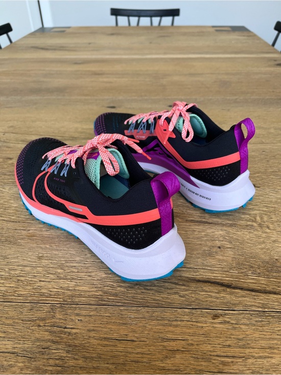 Size 10M Nike React Pegasus Trail 4 Black Magic Ember Vivid Purple DJ6158-003